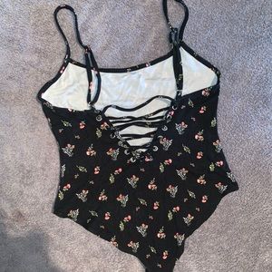 {4 for $25} Black, floral Body suit
